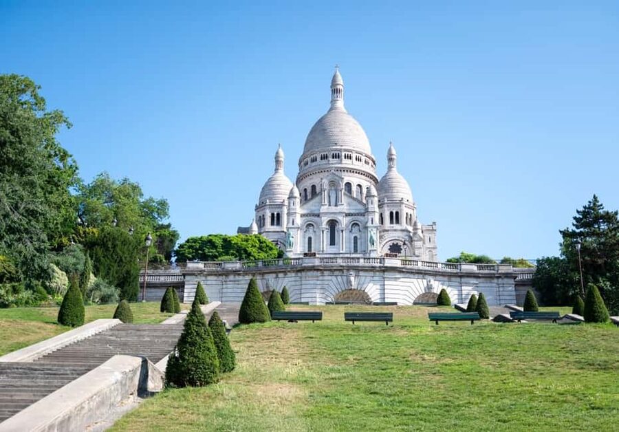 Paris: Montmartre, Notre-Dame, & Louvre Tour with Cruise - Key details to know before booking