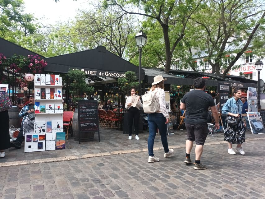 Paris: Montmartre Small Group Guided Walking Tour - Key points at a glance