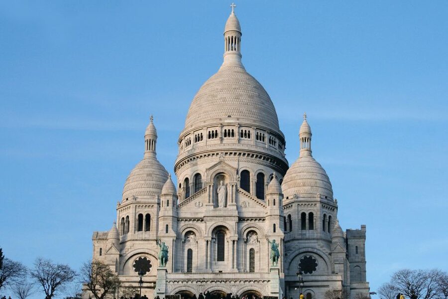 Paris: Montmartre Small Group Guided Walking Tour - Lapin Agile and the old cabaret quarter