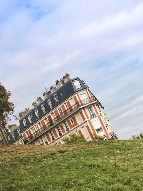 Paris: Montmartre. The old artist village+its unique charm. - What two hours can realistically cover