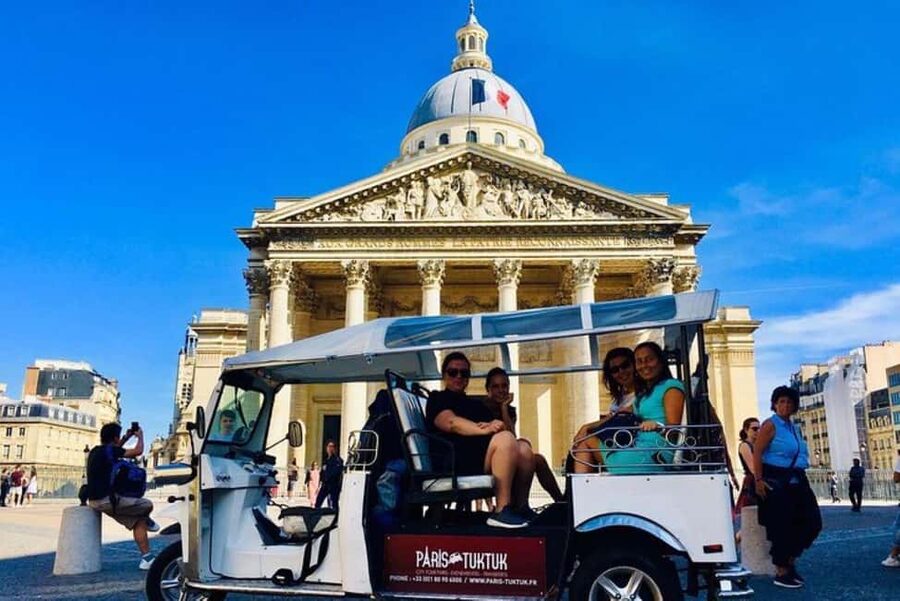 Paris: Most Iconic Monuments Guided Tour by Tuk Tuk - Why a tuk tuk works well for a first look at Paris