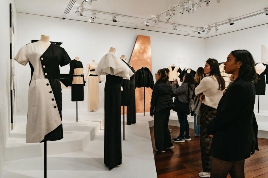 Paris: Musée Yves Saint Laurent Before Opening Hours Tour - Inside the former haute couture house