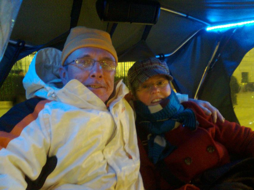 Paris: Nighttime Tuk-Tuk Tour - Comfort in winter and wet weather