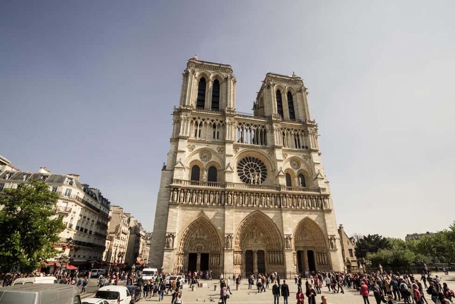 Paris: Notre Dame and Île de la Cité Walking Tour - Who will enjoy this Notre-Dame walk
