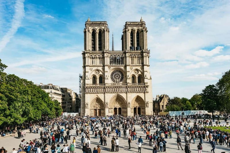 Paris: Notre-Dame Cathedral Exterior Guided Tour - Meeting the guide at Charlemagne’s statue