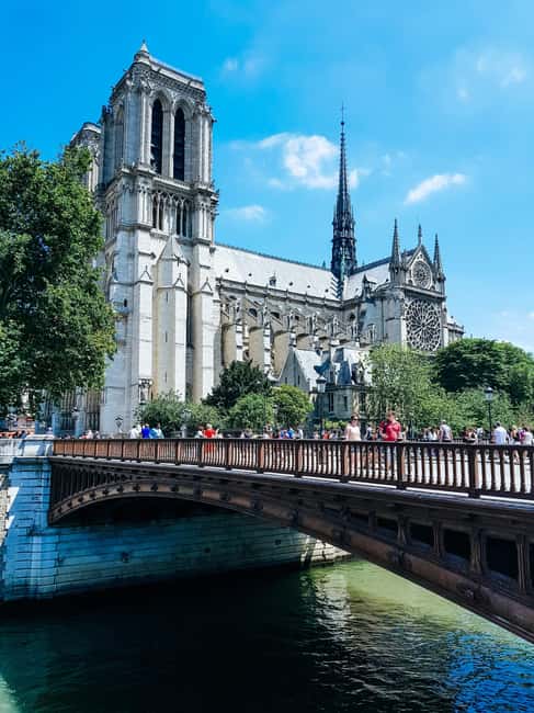 Paris: Notre Dame Cathedral Exterior Tour with Free Entry - Who will get the most from this experience