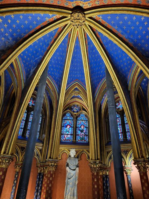 Paris: Notre Dame Exterior Walking Tour with Sainte Chapelle - Sainte-Chapelle and its wall of colored light