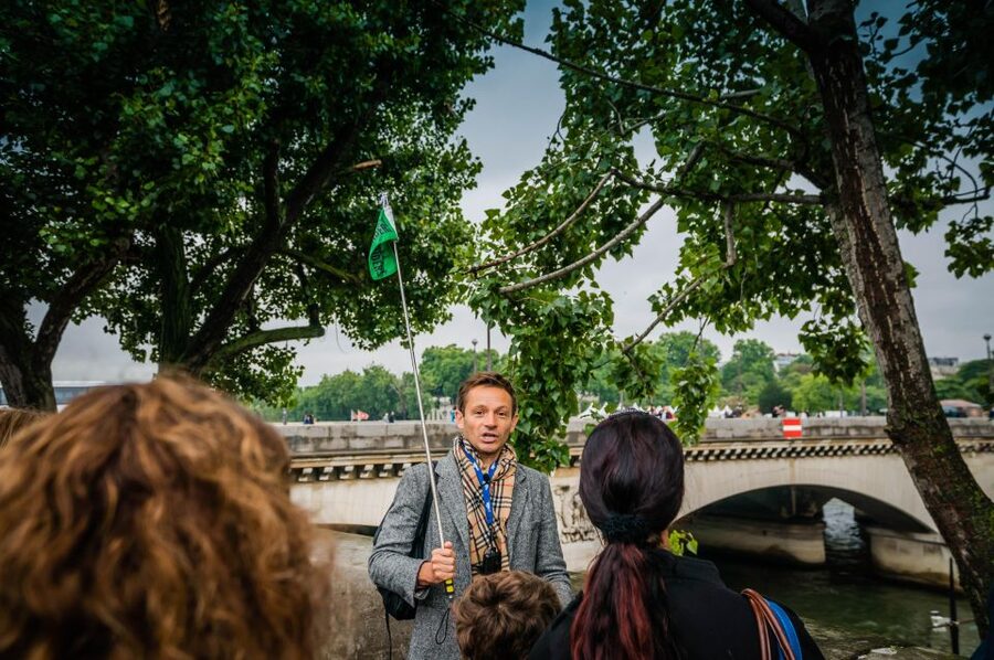 Paris: Notre Dame Outside Tour and Sainte Chapelle Ticket - Timing, meeting details, and cancellation