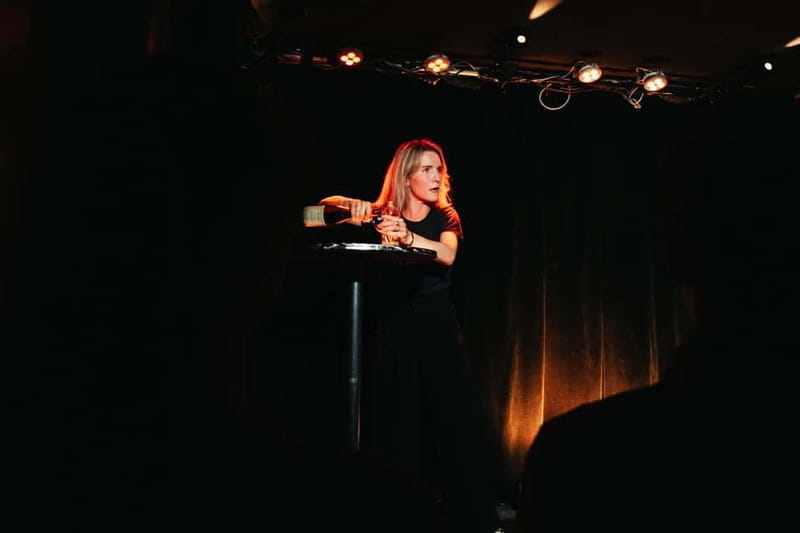 Paris: Oh My God She's Parisian! English Comedy Show - How this compares with other Paris evenings
