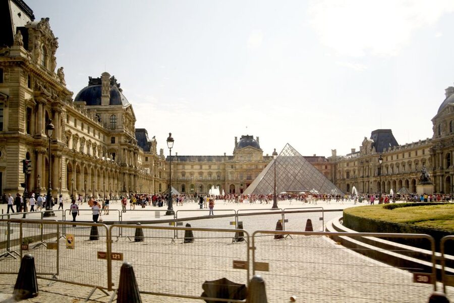 Paris: Openair Double Decker Bus Audio-Guided City Tour - Eiffel Tower and Trocadero Square