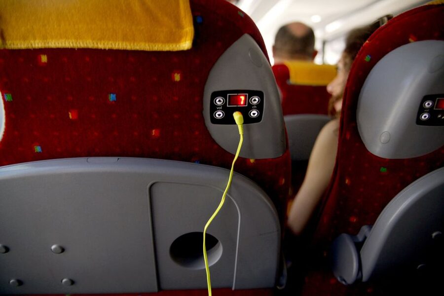 Paris: Openair Double Decker Bus Audio-Guided City Tour - Audio languages, headphones, and guide quality