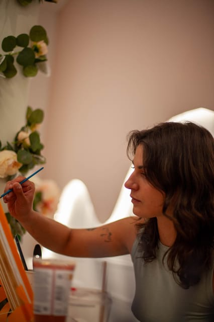 Paris : Painting experience in an art cafe - What happens when you arrive at Athena Art Cafe