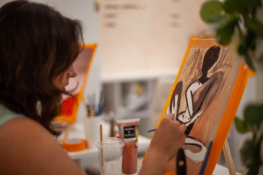 Paris : Painting experience in an art cafe - Taking your artwork home