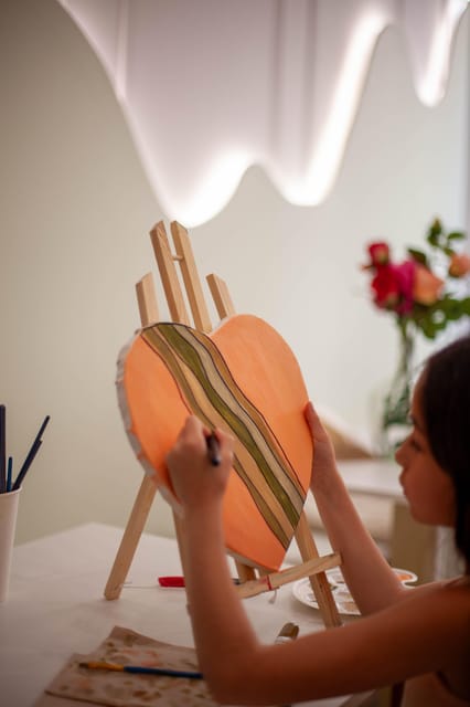 Paris : Painting experience in an art cafe - Accessibility, languages, and booking flexibility