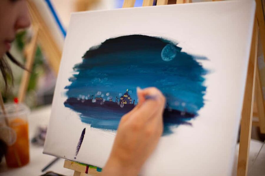 Paris : Painting experience in an art cafe - A painting session without a fixed picture to copy