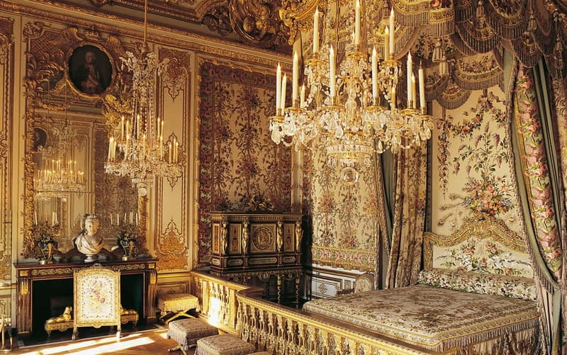 Paris: Palace of Versailles Guided Tour with Bus Transfers - Who will enjoy this Versailles tour most?