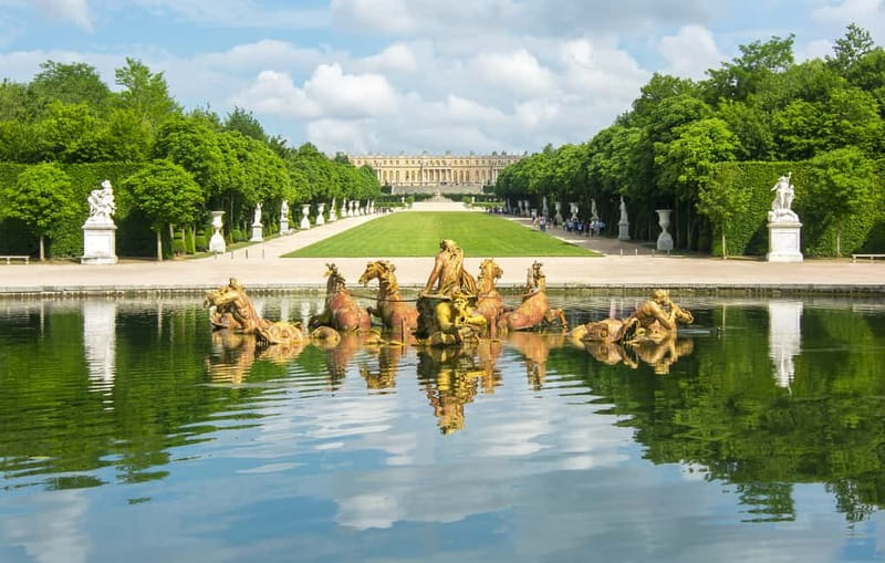 Paris: Palace of Versailles Guided Tour with Bus Transfers - Adding Giverny and Monet’s House