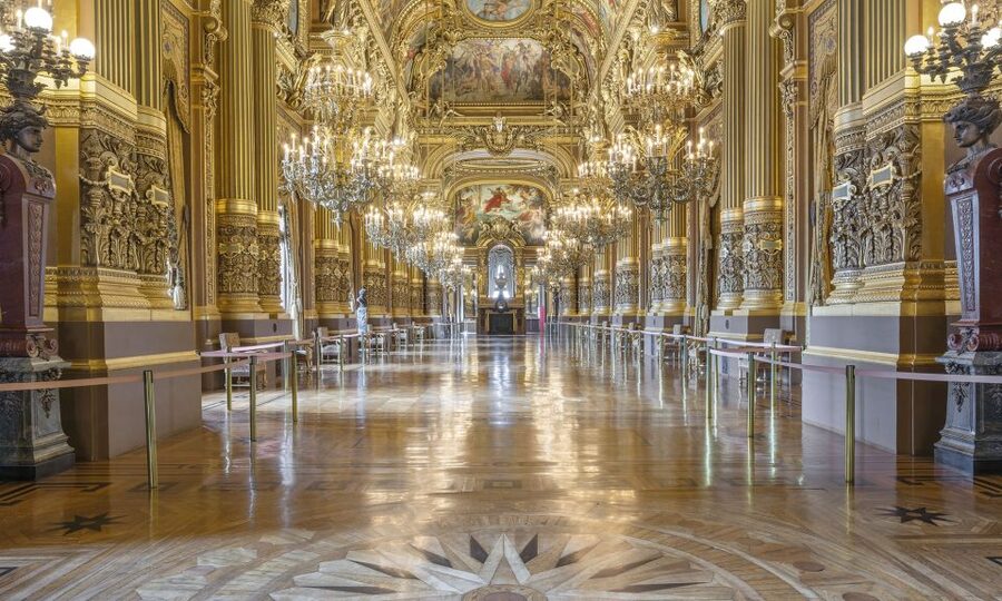Paris: Palais Garnier Mystery Game with Entry Ticket - Who should book this experience?