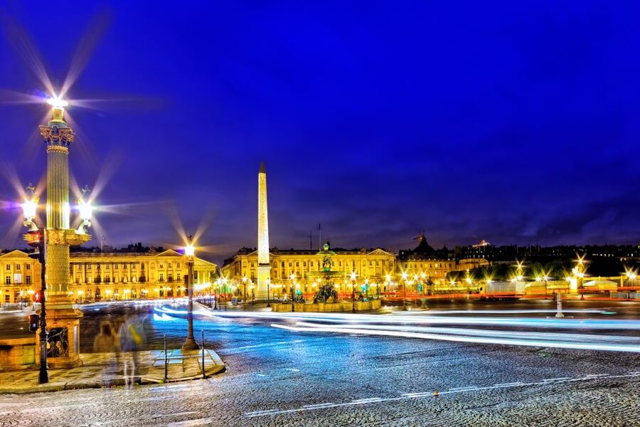 Paris: Panoramic Night Tour with Audio Guide and Host - Is $37 a fair price for 90 minutes?