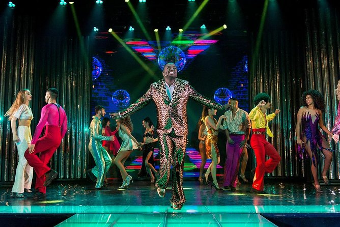 Paris Paradis Latin Cabaret Show with Champagne - What happens during the 9 p.m. show