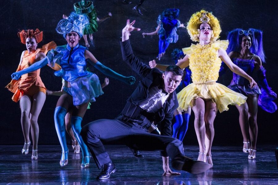Paris: Paradis Latin Cabaret Show with Optional Champagne - Champagne, dinner, and the real cost