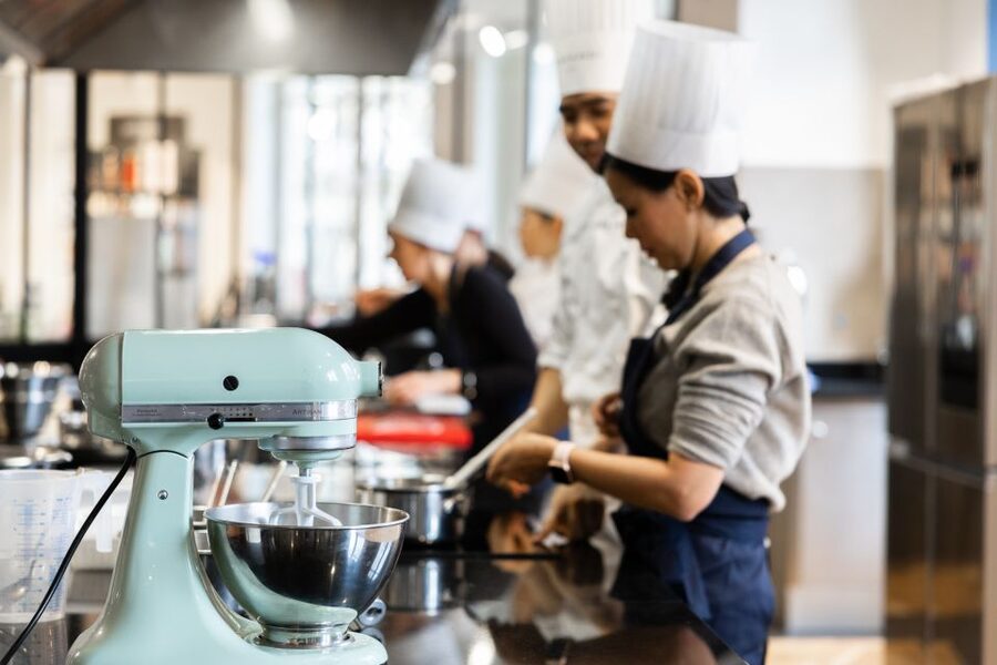 Paris: Pastry Class with Ferrandi Chef at Galeries Lafayette - What happens during the 90-minute baking session