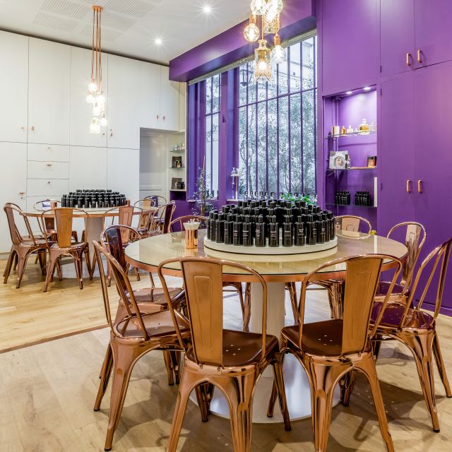 Paris: Perfume Creation Workshop - Choosing essences without losing your sense of smell