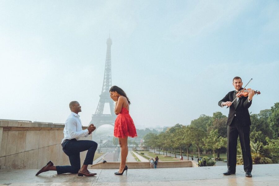 Paris: Photo Shoot with a Private Travel Photographer - Timing, weather, and the right clothes