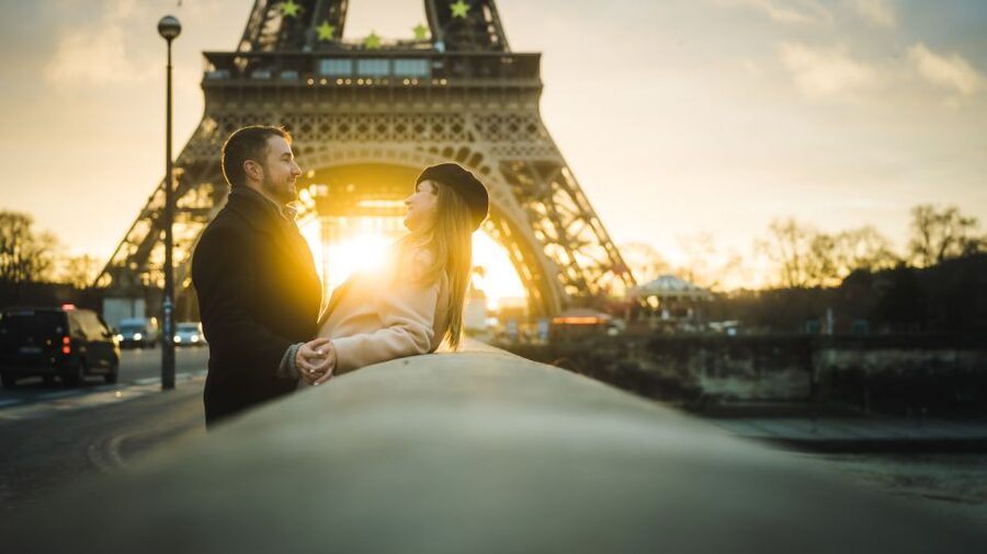 Paris: Premium Film Director Photoshoot & Natural Direction - Timing, Crowds, and Paris Light
