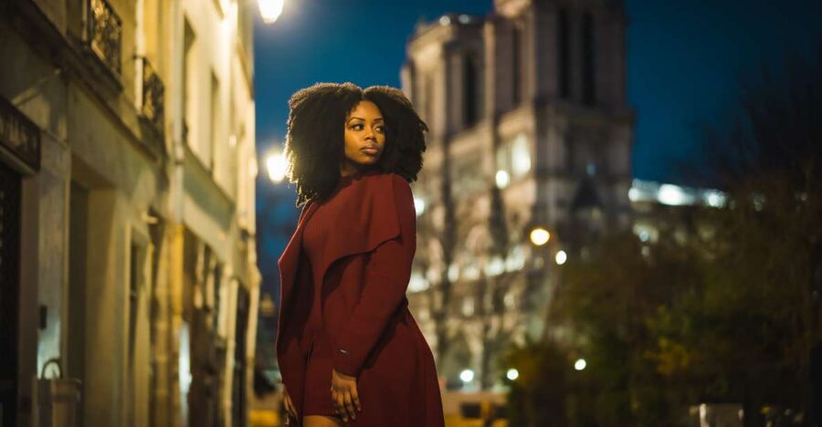Paris: Premium Film Director Photoshoot & Natural Direction - Starting at Bir-Hakeim Near the Eiffel Tower