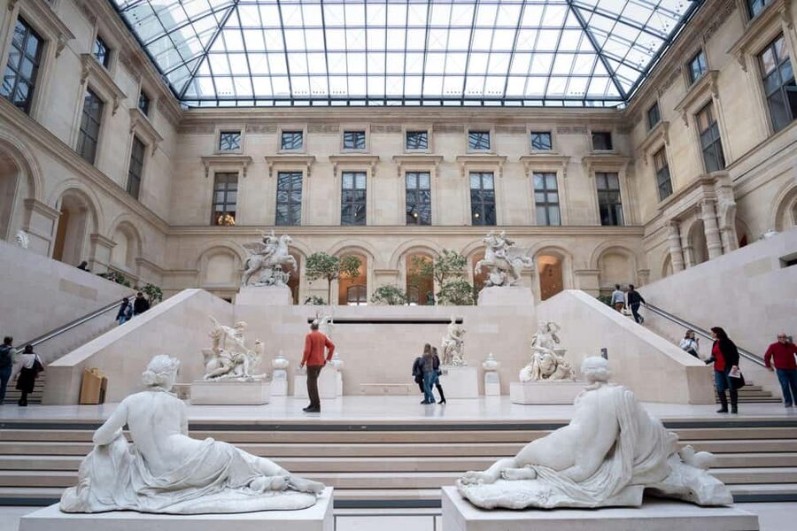 Paris: Priority Access Louvre with Host -Direct to Mona Lisa - Meeting the host at the Carrousel Arch