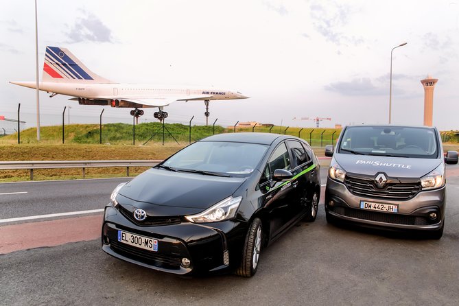 Paris Private Arrival Transfer from Charles de Gaulle (CDG) or Orly (ORY) - The vehicle and the eight-passenger promise