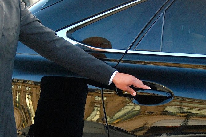Paris Private Arrival Transfer from Charles de Gaulle (CDG) or Orly (ORY) - The best way to make pickup easier