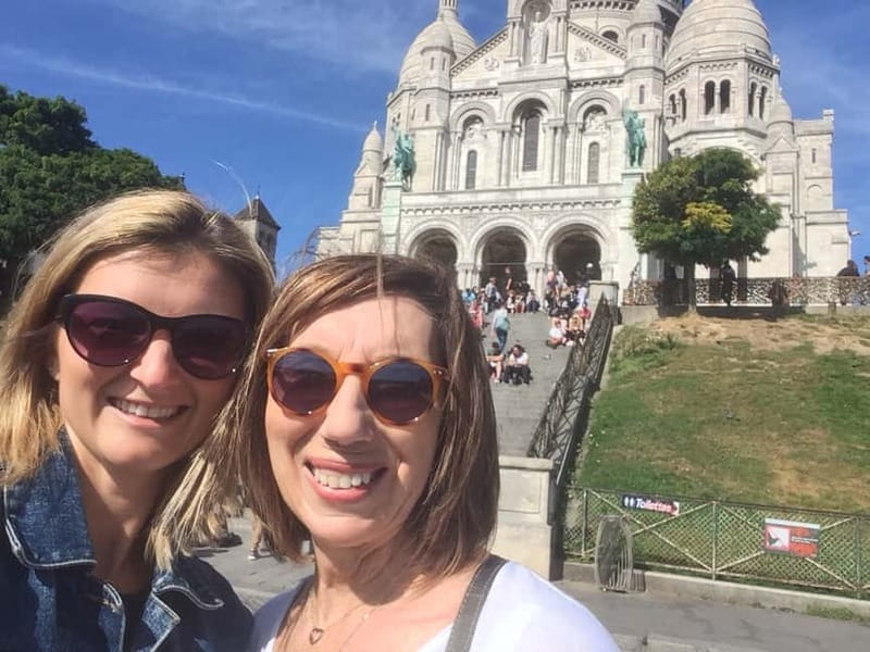 Paris: Private Custom Highlights and Gems Tour with a Local - Eiffel Tower and Notre-Dame, if the classics matter to you