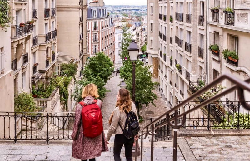 Paris: Private Custom Highlights and Gems Tour with a Local - Montmartre and the art-focused option