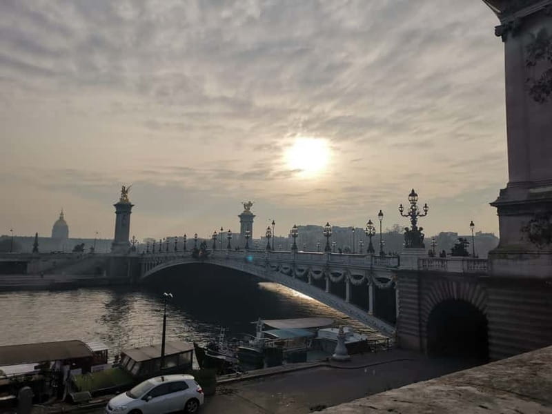 Paris: Private Custom Highlights and Gems Tour with a Local - The Louvre, families, and museum planning
