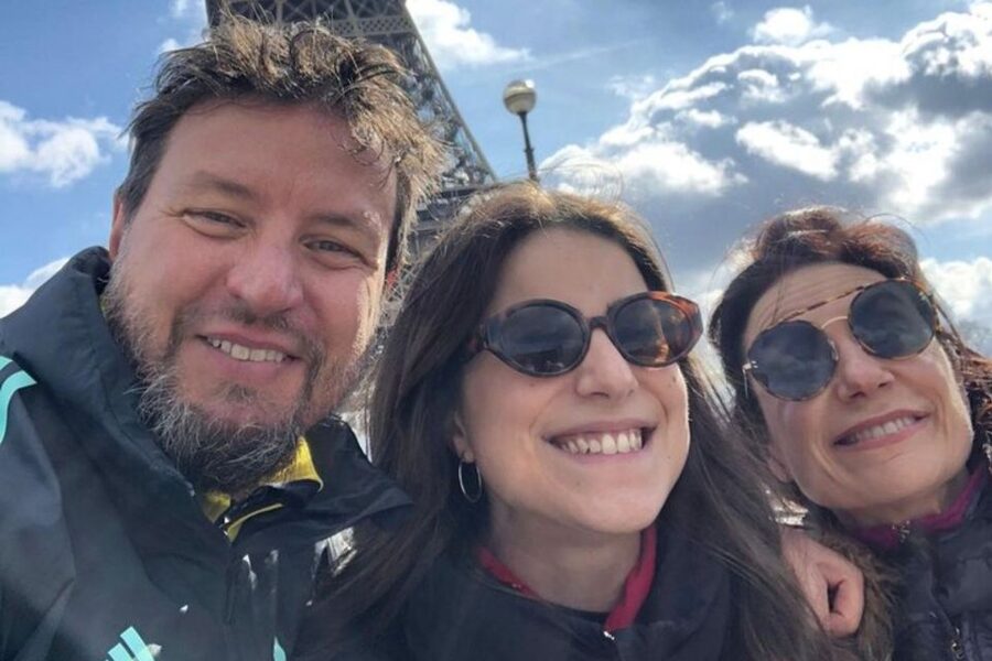 Paris: Private Custom Walking tour with A Local Guide - A private way to get your Paris bearings