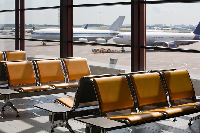 Paris Private Departure Transfer Hotel to CDG or ORLY Airports - Choosing between a sedan, SUV, and minivan