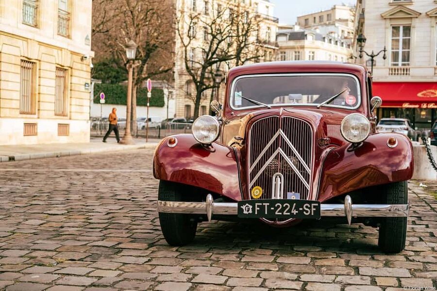 Paris: Private Guided City Tour in a Traction Avant or DS 21 - The quick facts that matter most