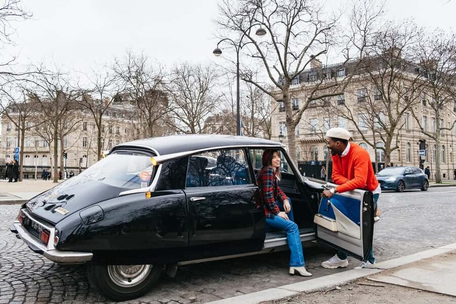 Paris: Private Guided City Tour in a Traction Avant or DS 21 - Why a vintage Citroën changes the Paris experience