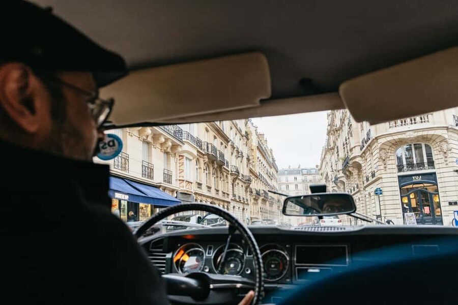 Paris: Private Guided City Tour in a Traction Avant or DS 21 - Comfort, space, and practical limits