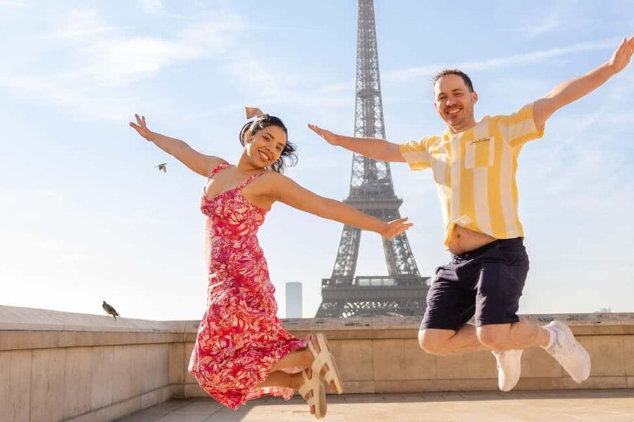 Paris: Private Photoshoot at the Eiffel Tower - What this Eiffel Tower photo session is really like