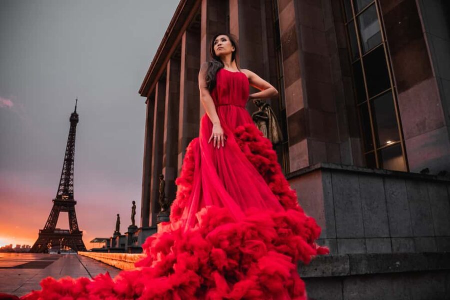 Paris: Private Photoshoot Near the Eiffel Tower - The Seine, French buildings, and changing backgrounds
