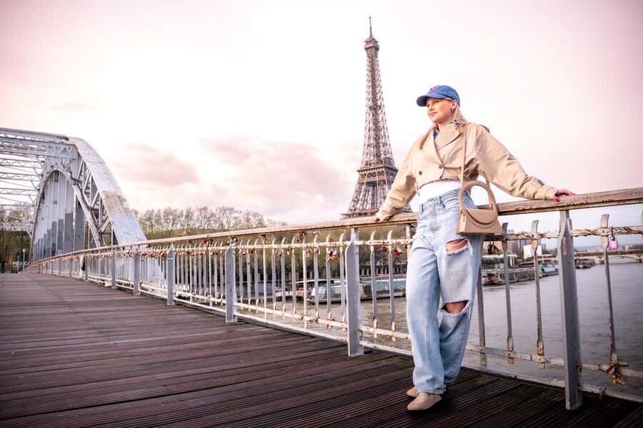 Paris: Private Photoshoot Near the Eiffel Tower - Timing, light, and crowds