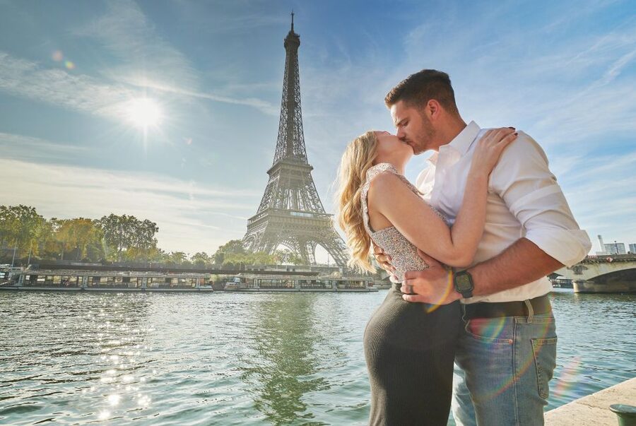 Paris: Private VIP Photoshoot with Experienced Photographer - Weather, timing, and the value of good light
