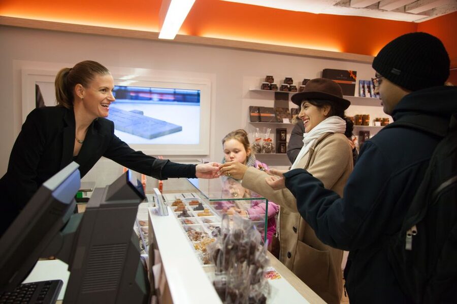 Paris: Pure Chocolate Walking Tour - Five boutique stops, five different approaches