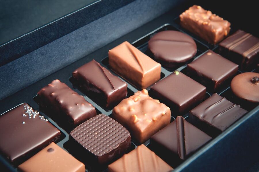 Paris: Pure Chocolate Walking Tour - From cobbled streets to the fashion district