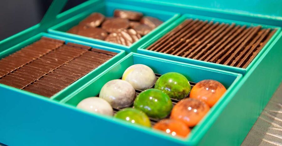 Paris: Pure Chocolate Walking Tour - The chocolate lesson begins with the cocoa bean