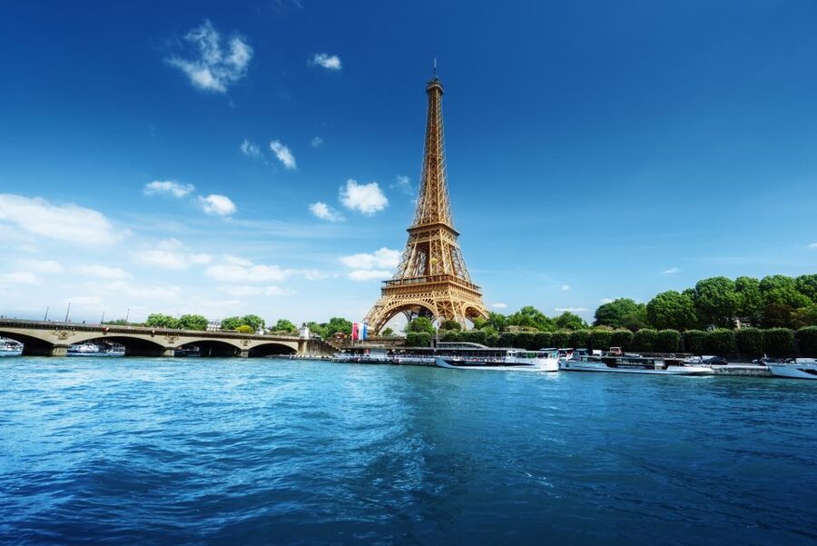 Paris: Romantic Cruise with 3-course Dinner on Seine River - The three-course dinner, and what it means for value