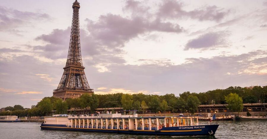 Paris: Romantic Cruise with 3-course Dinner on Seine River - From the Eiffel Tower to Bercy in about 105 minutes